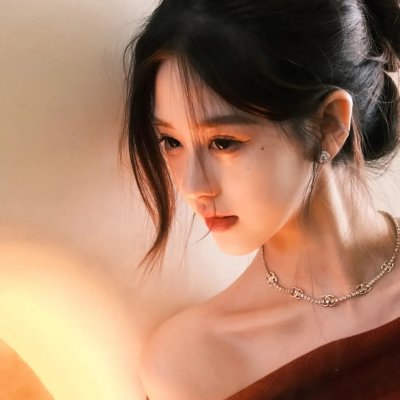 三个摩登女性